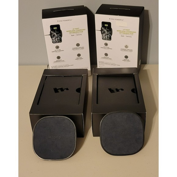 Set of 2 Mophie 15W Wireless Charging Pads Pre-Owned - Picture 2 of 12